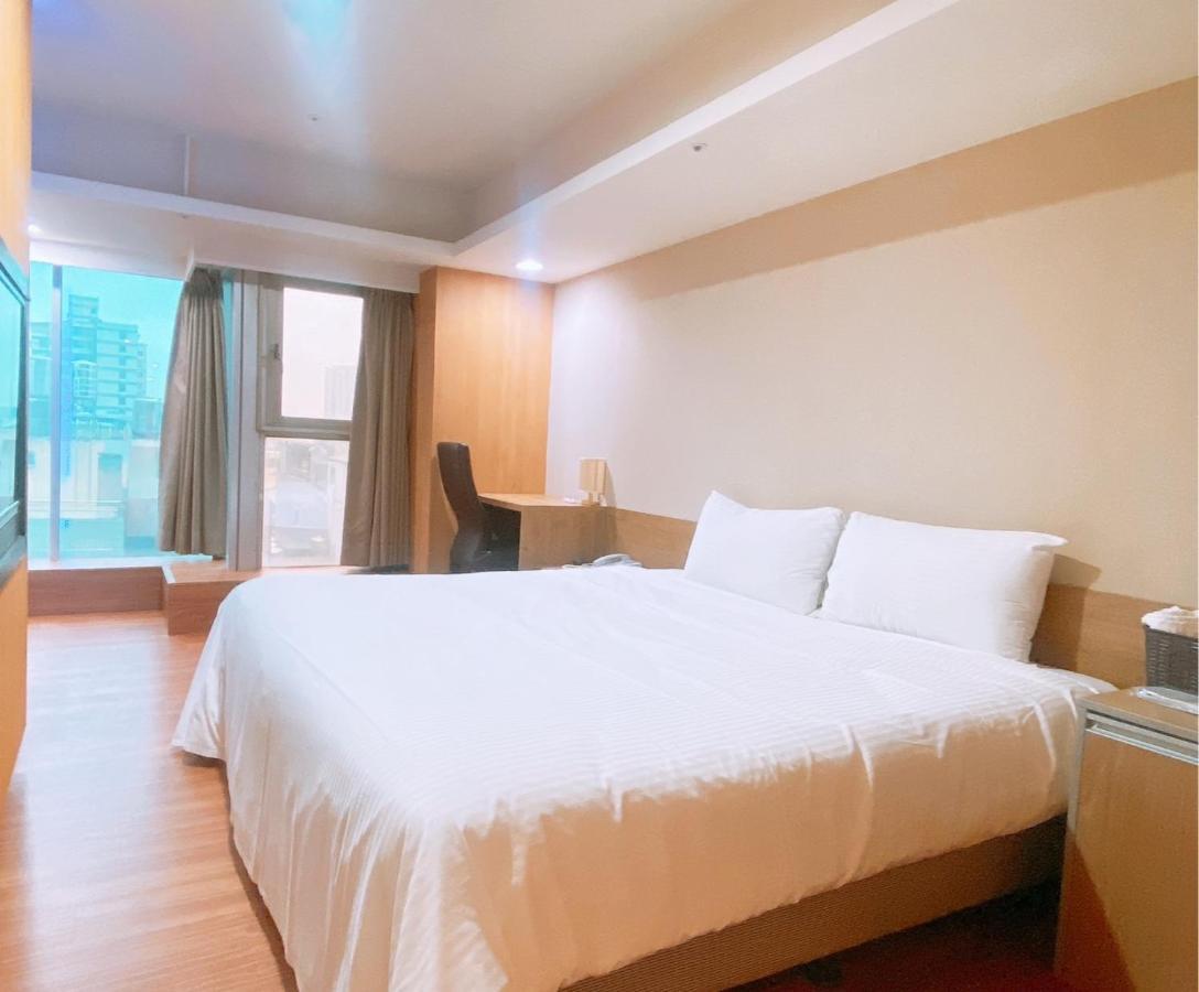ז'ונגלי E Lim Hotel מראה חיצוני תמונה