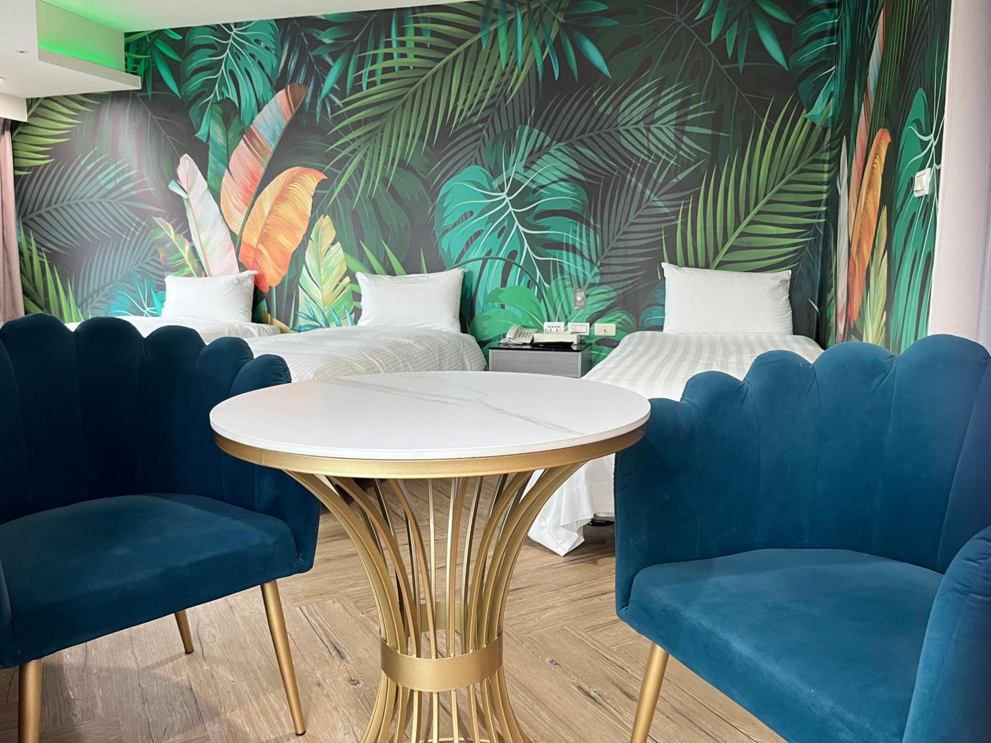 ז'ונגלי E Lim Hotel מראה חיצוני תמונה