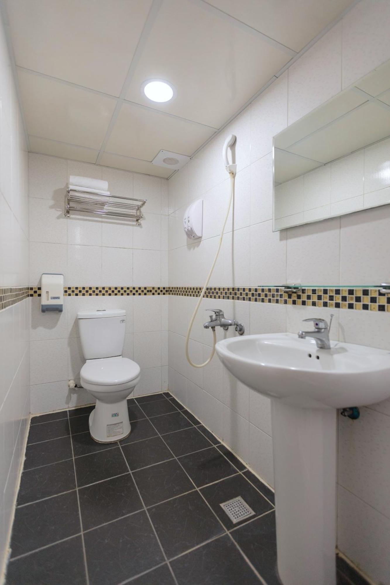 ז'ונגלי E Lim Hotel חדר תמונה