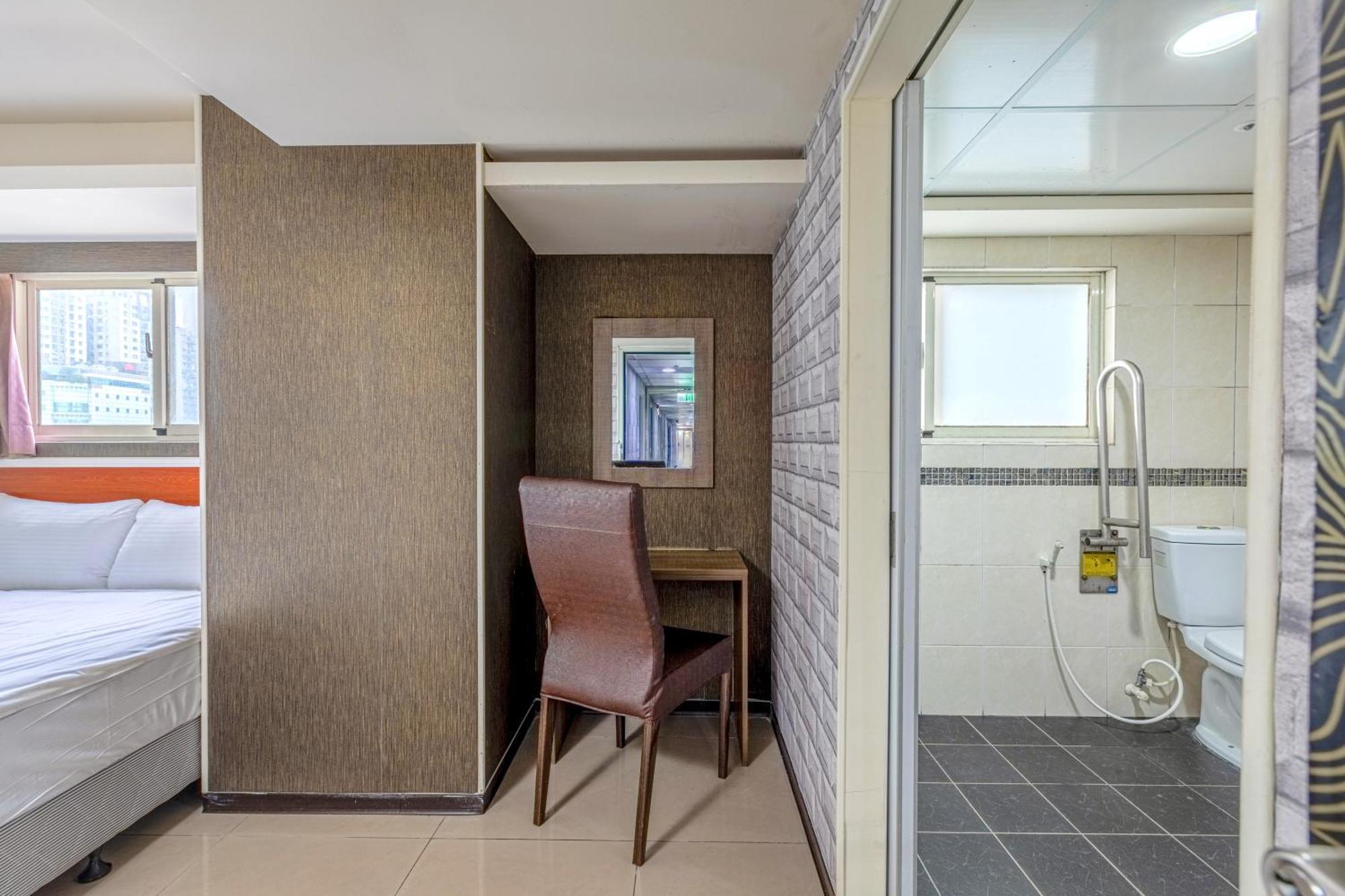 ז'ונגלי E Lim Hotel חדר תמונה