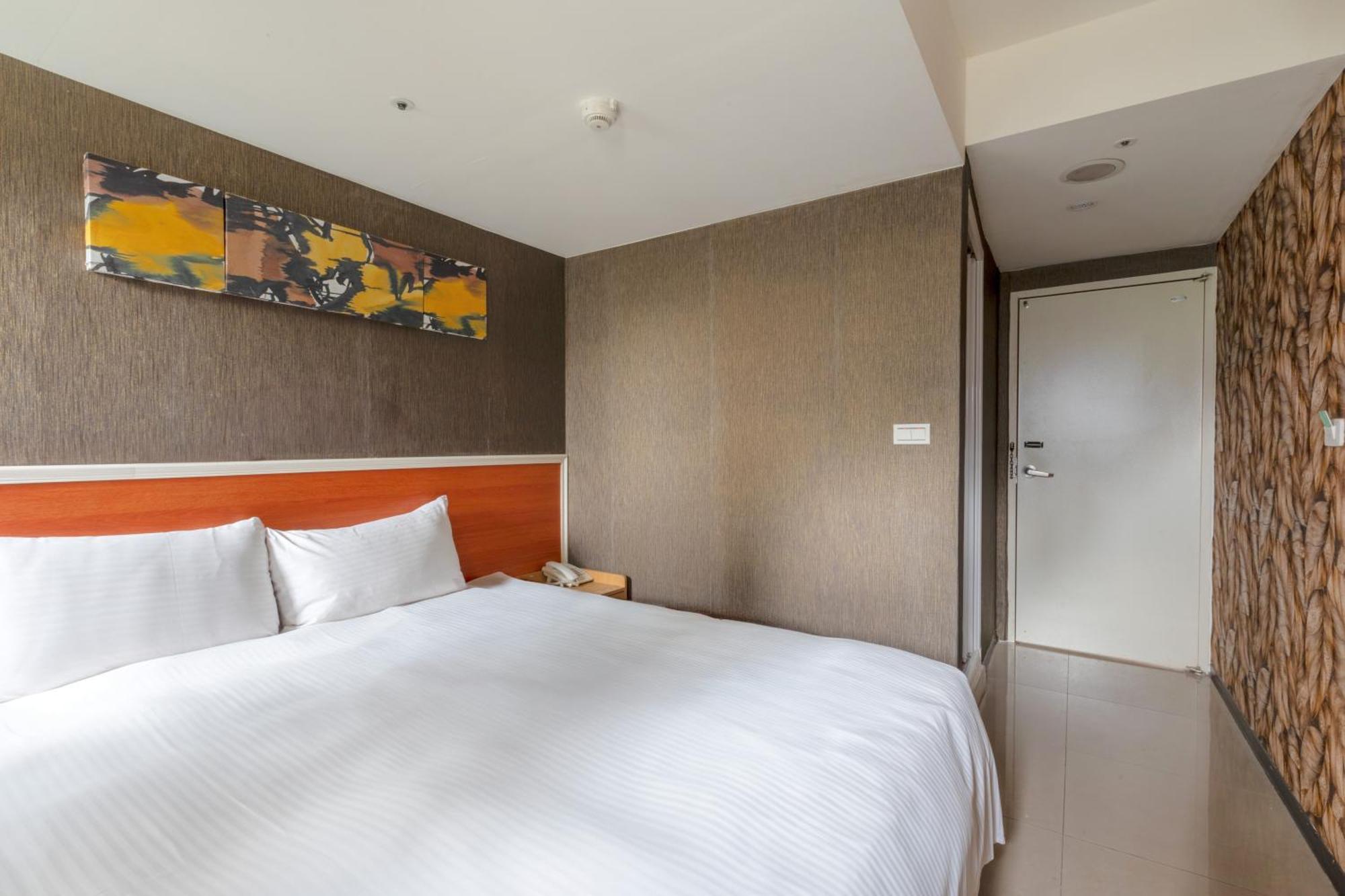 ז'ונגלי E Lim Hotel מראה חיצוני תמונה