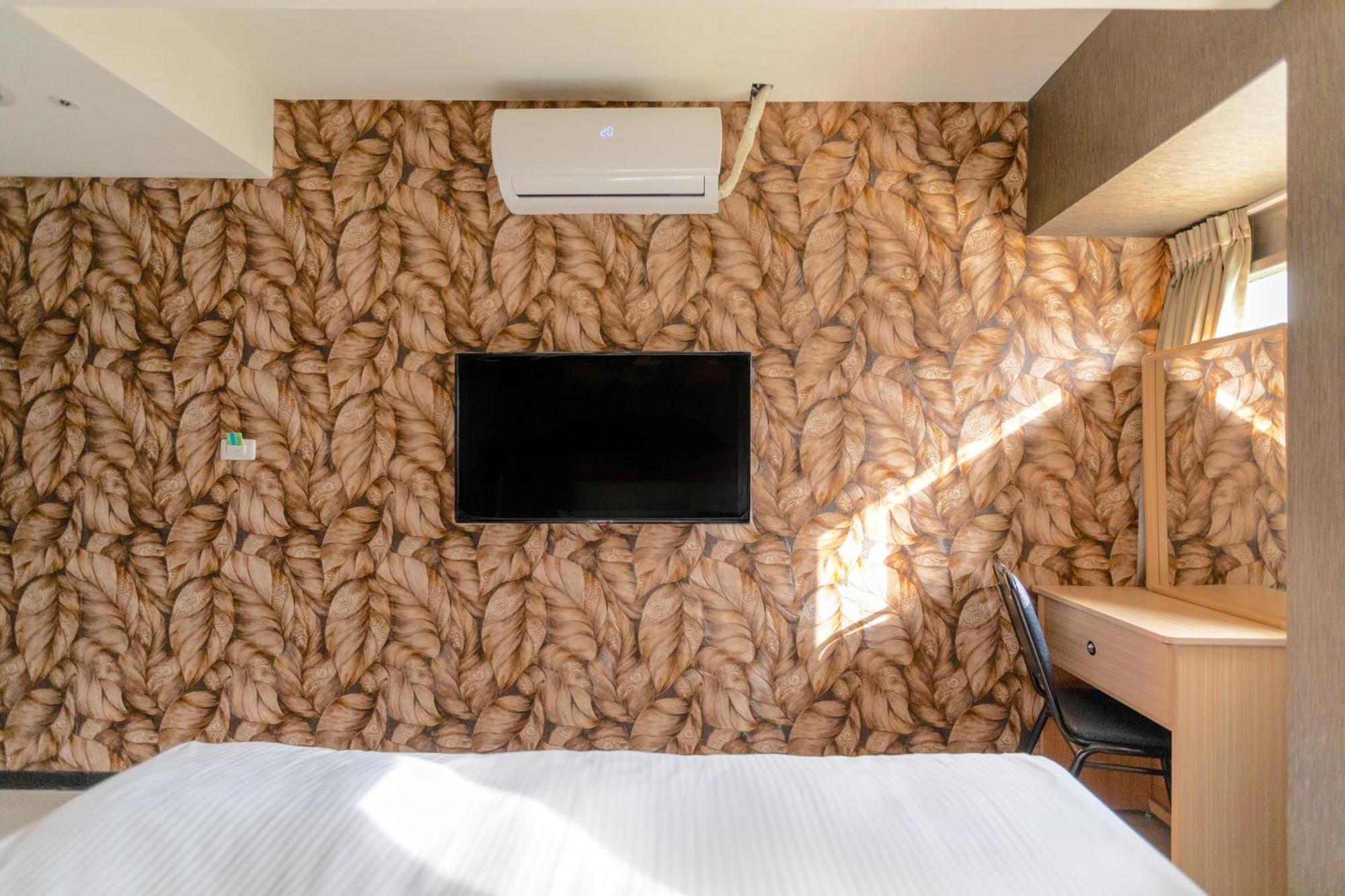 ז'ונגלי E Lim Hotel מראה חיצוני תמונה